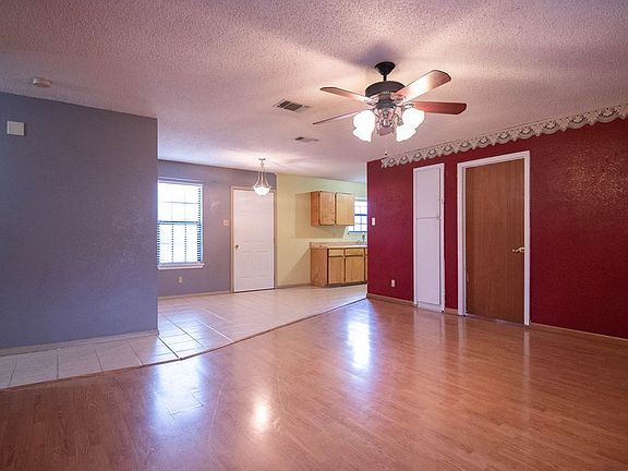 4th image of 1110 Millspaugh St