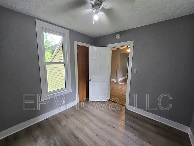 24 Van Buren St — Photo 11