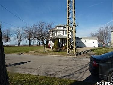 2nd image of 1114 W 2nd St