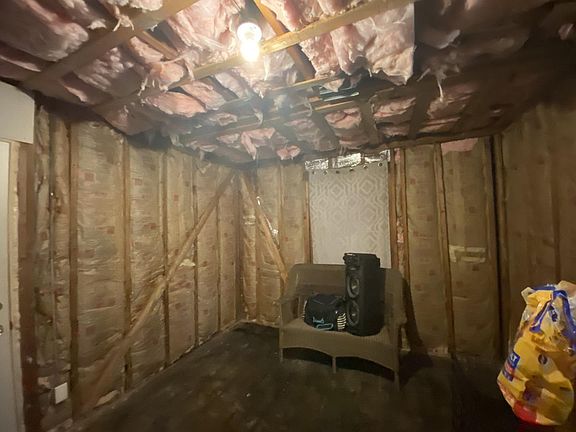 3rd image of 17315 Lowell Ave