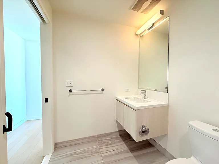 1050 S Grand Ave #1404 — Photo 16