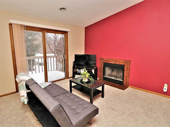 4th image of 528 Triton Ave #528