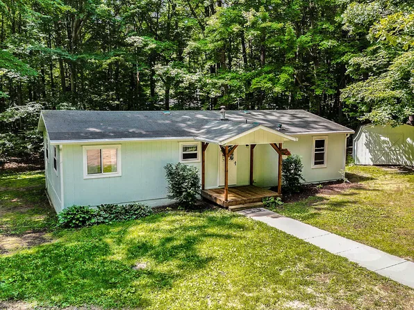 3469 S Pioneer Dr, White Cloud, MI 49349