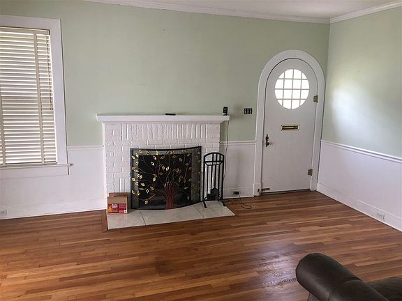 3rd image of 125 Sampson Ave