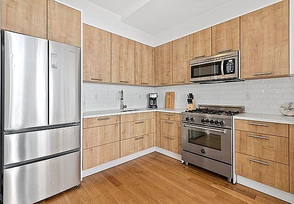 5th image of 517 W 45th St #47C