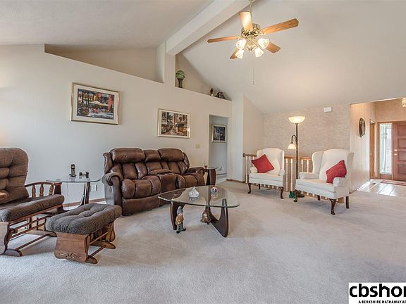 3rd image of 15406 Corby St