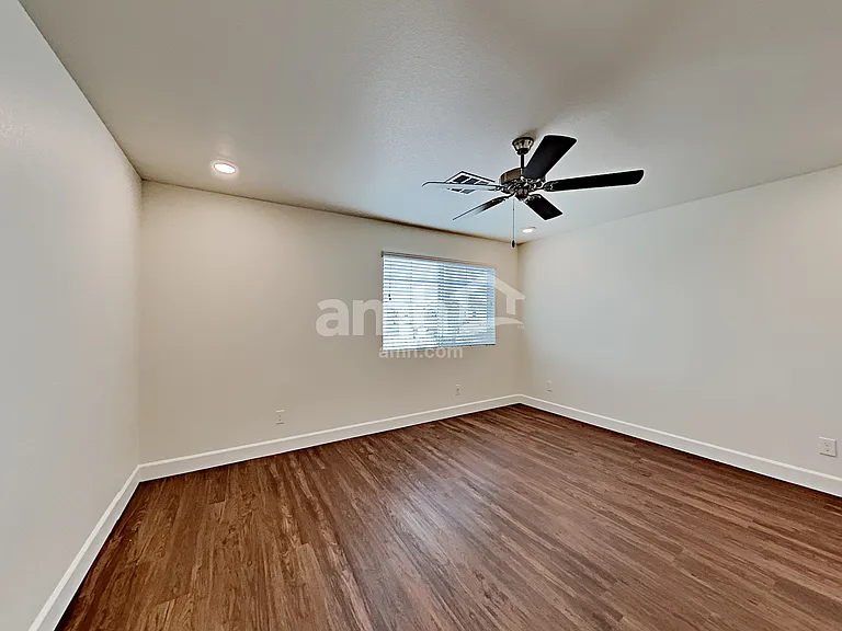 5321 Klinker Brick St — Photo 8