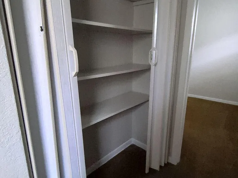 349 Phelps St — Photo 10