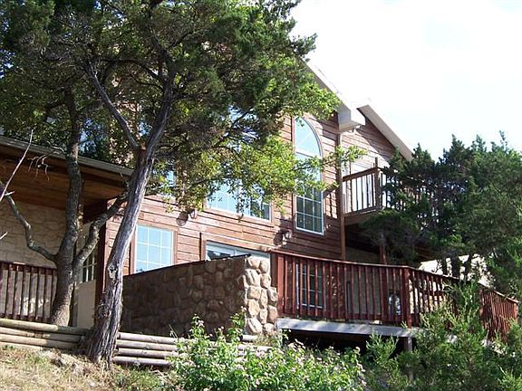 4th image of 1060 Laurie Dr