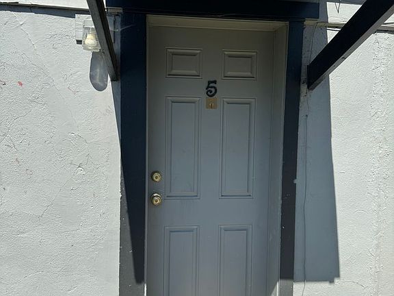 3rd image of 1632 SE Main St APT 5