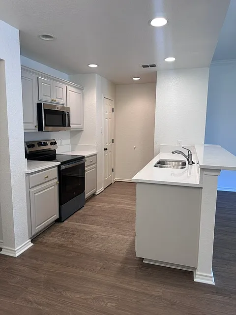 1 bed, 750 sqft, $1,345 — Photo 2