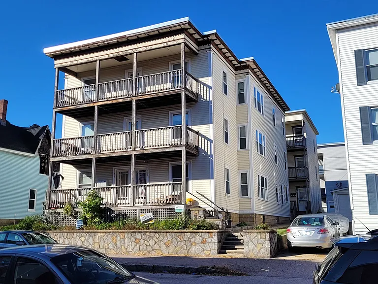 310 Cartier St #4 — Photo 2