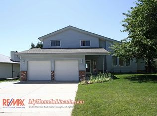 527 W Harvest Dr, Lincoln, NE 68521