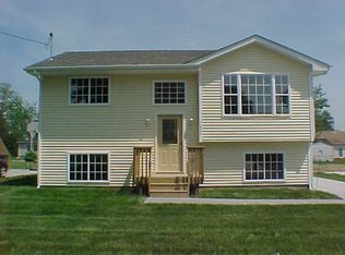 3221 Seneca Ave, Des Moines, IA 50310