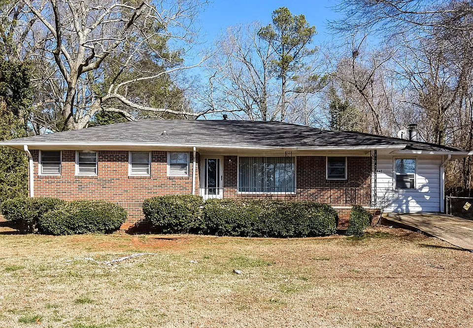1642 Pine Cir