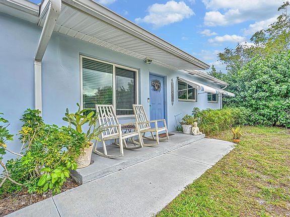 4th image of 309 S Loxahatchee Drive