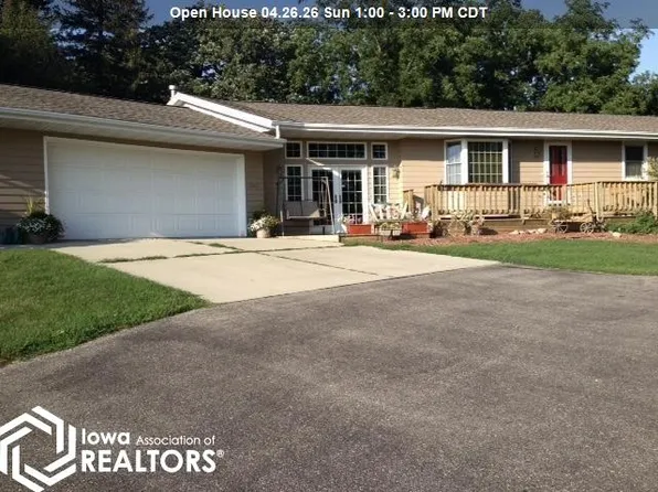 945 S 4th St, Forest City, IA 50436