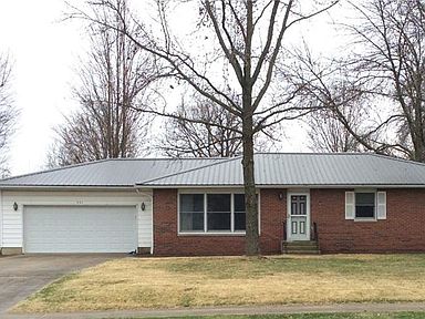 401 W Evergreen Ave Effingham Il 62401 Zillow