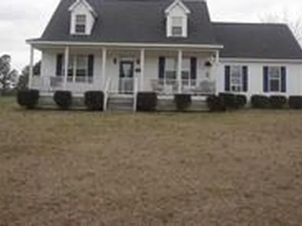 15 Davis Circle Dr, Zebulon, NC 27597