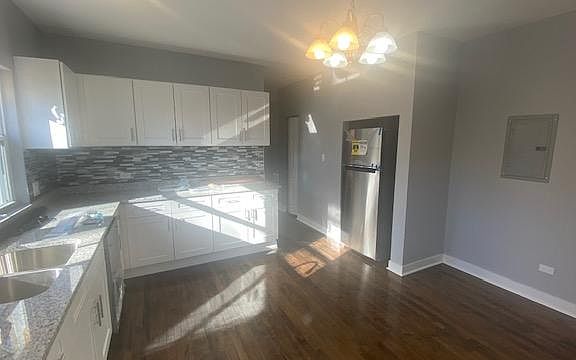 3rd image of 605 Hirsch Ave APT 1S