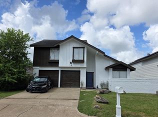 10530 Farmingham Dr, Houston, TX 77099