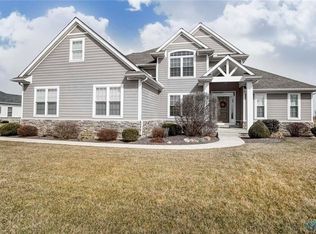 5203 Eagles Landing Dr, Oregon, OH 43616