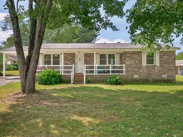 304 Highland Dr, Tullahoma, TN 37388