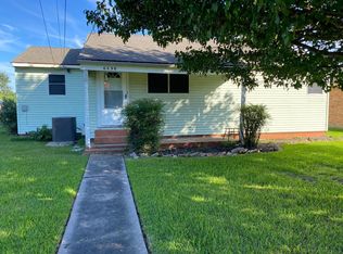 6698 Verde St, Groves, TX 77619