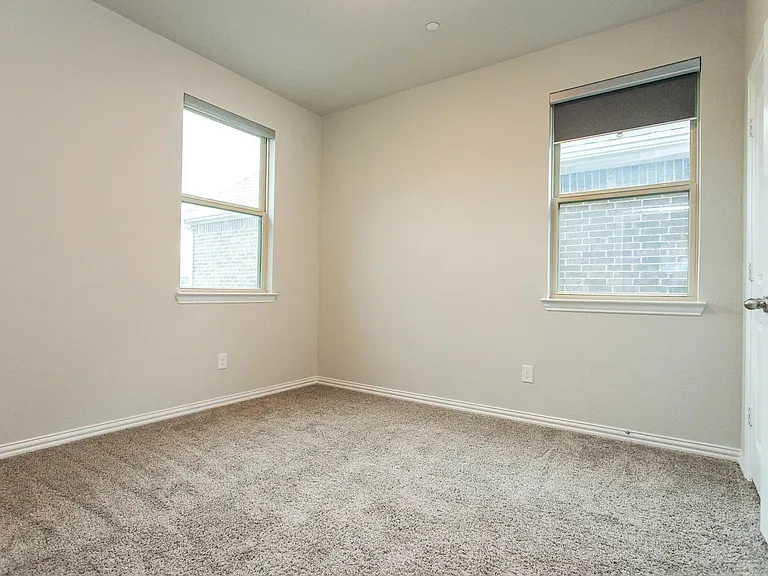 7504 Palisades Dr — Photo 21