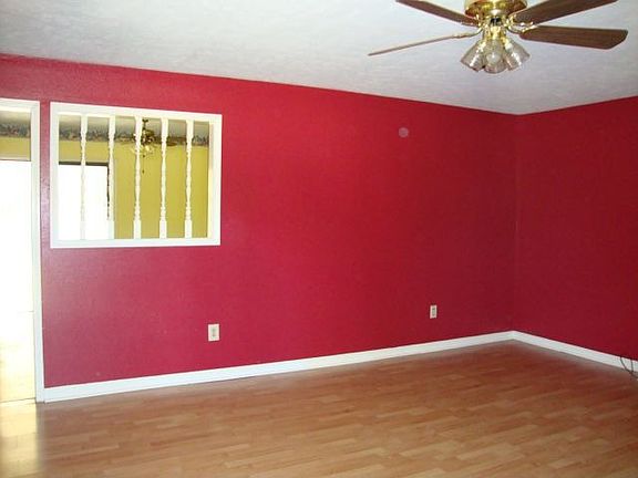 3rd image of 167 Hickory Hills Dr