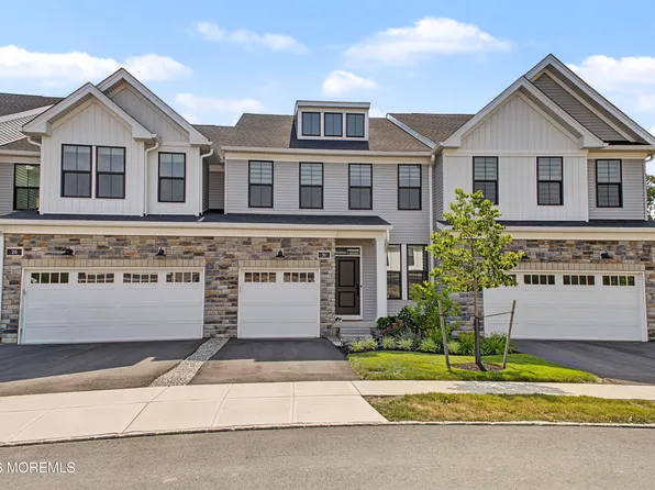30 Cloverleaf Lane, Manalapan, NJ 07726