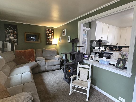 4th image of 415 E Harris St #3