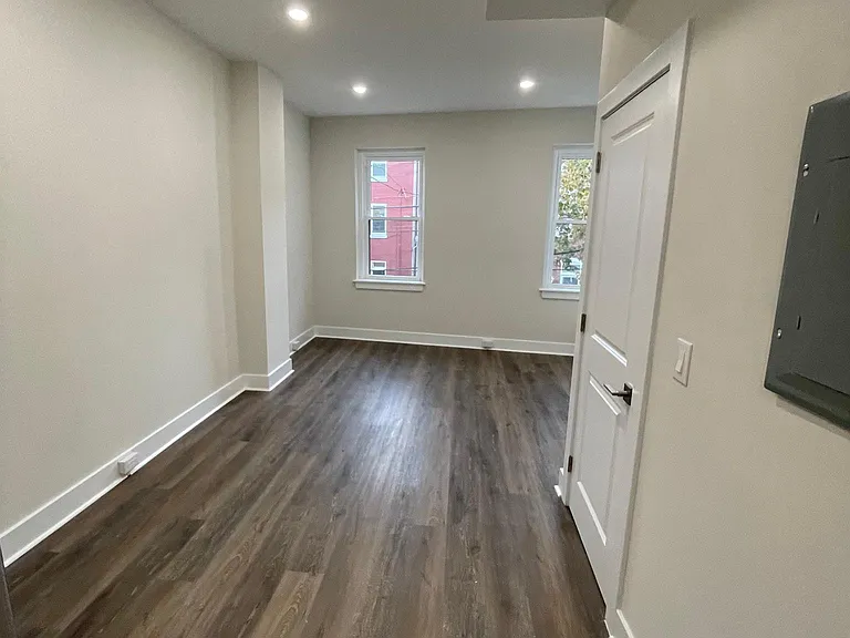507 Christian St — Photo 17