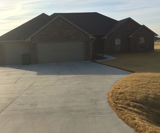 2nd image of 4526 Crestmont Ln