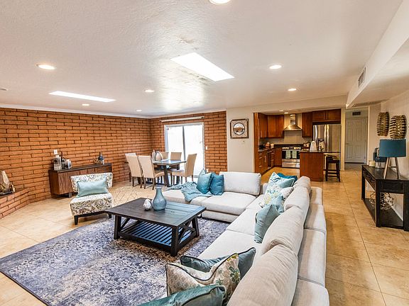 4th image of 1016 E Sierra Vista Dr