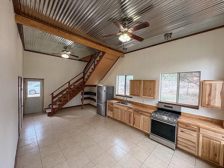 519 Este Es Rd #A — Photo 7