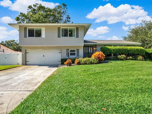 8310 140th St, Seminole, FL 33776