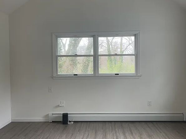 90 Quaker Path
