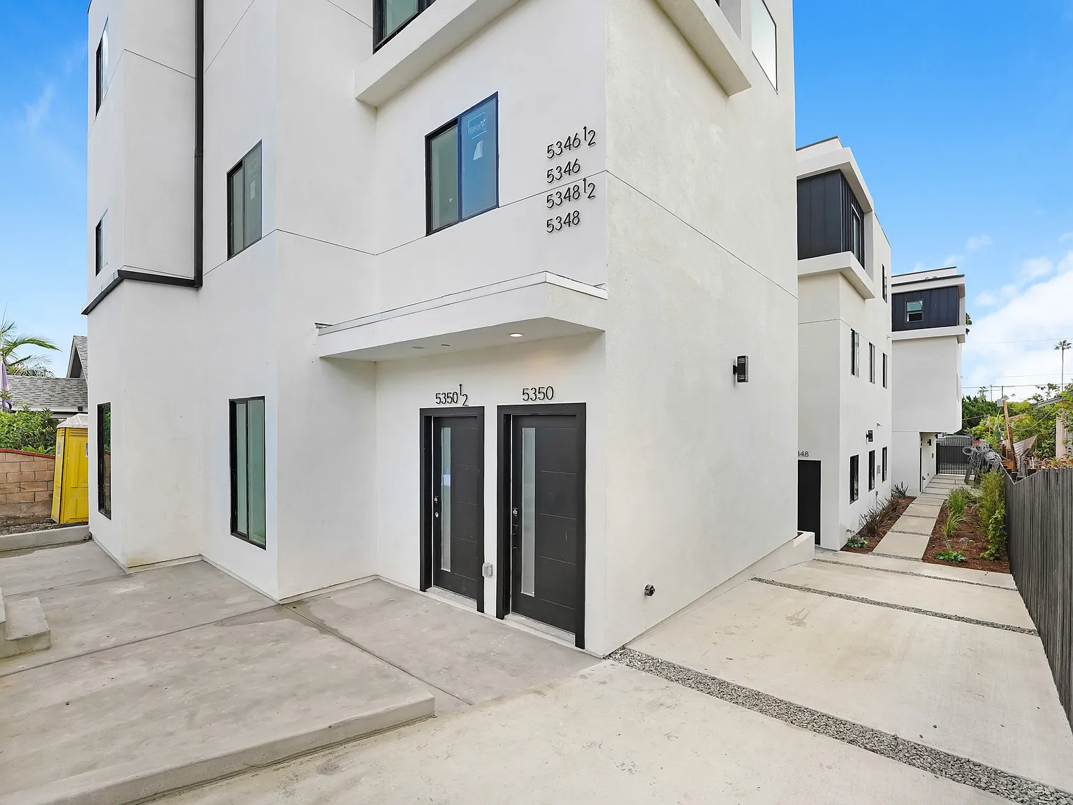 5346-5350 Oakland Street — Photo 3