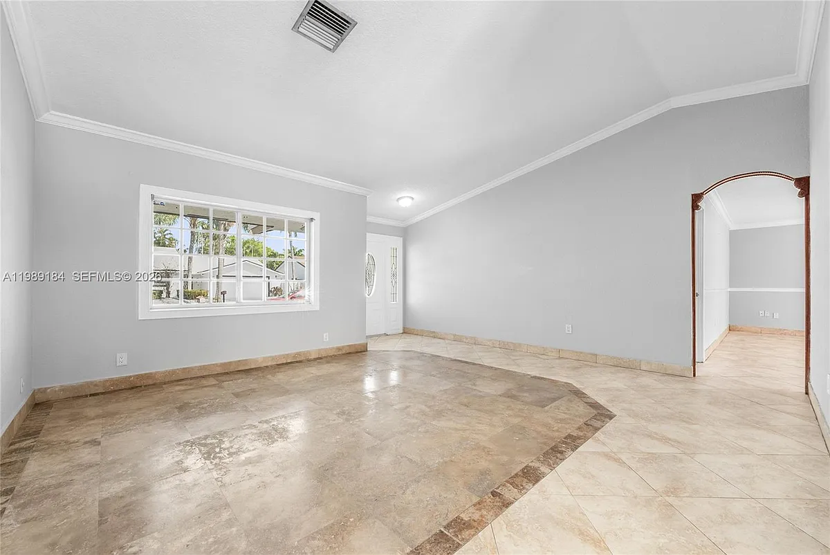 Building Photo - 10620 SW 146th Ct
