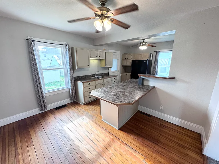 108 N Main St — Photo 7