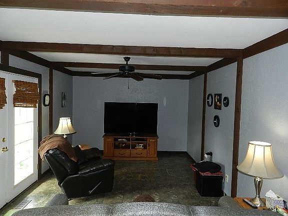 3rd image of 1135 Toulon Ave