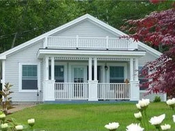 7 Hilltop Dr, Rockport, ME 04856