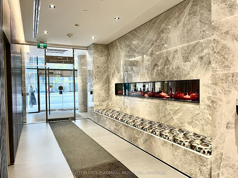215 Queen St W #912 — Photo 2