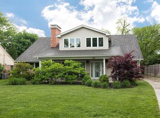 3267 Sprucewood Ln, Wilmette, IL 60091