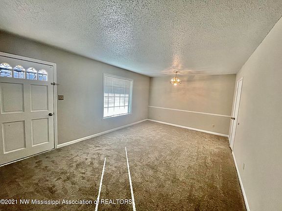 4th image of 8427 Farmington Dr E