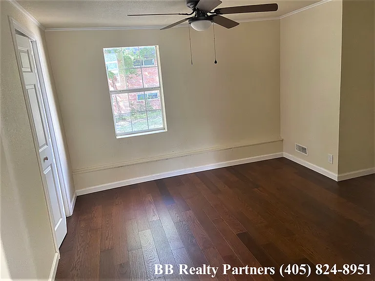 3407 E 38th St S — Photo 8