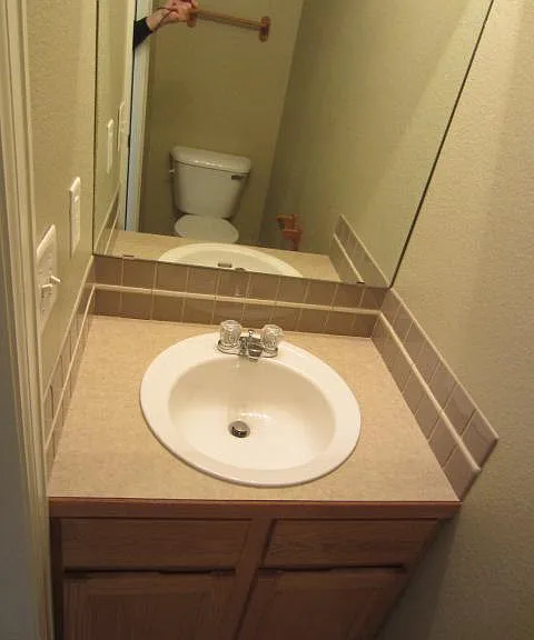 1/2 Bath