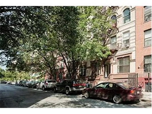 Sold by Douglas Elliman | media 16