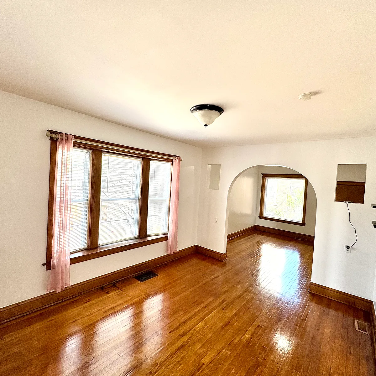 Building Photo - 2246 N Springfield Ave #1